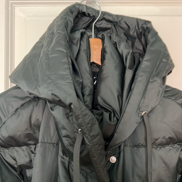 Puffer coat. Zara. Size M. True to size.Down. Hooded - Picture 3 of 11